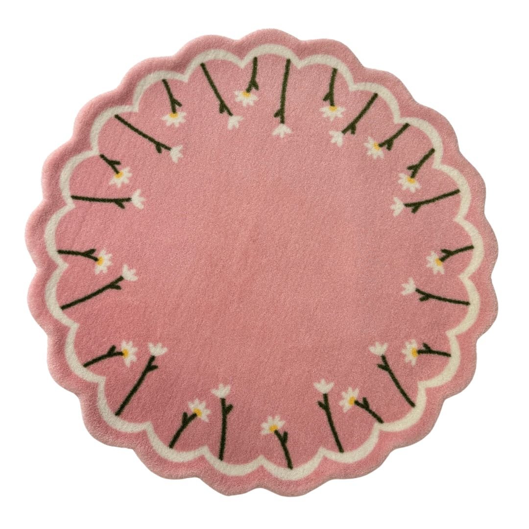 Tapete Infantil Orgânico Floral Rosa com flores em branco, amarelo e verde oliva